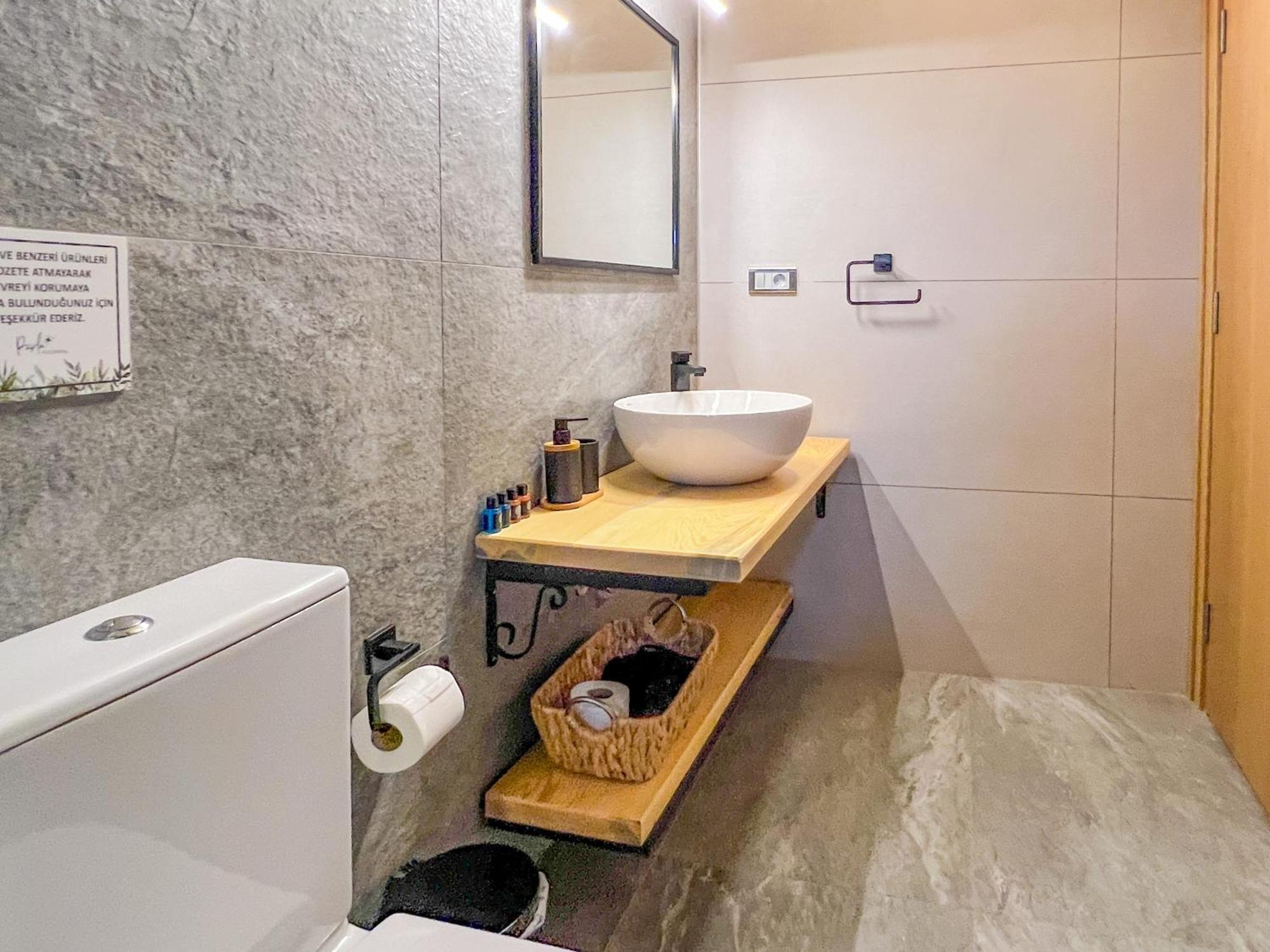 Parla Kuecuekkoey Hotel ไอวาลิค ภายนอก รูปภาพ